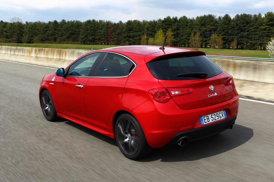  Alfa Romeo Giulietta Quadrifoglio Verde (940) 2010 года  (фото 2 из 48)
